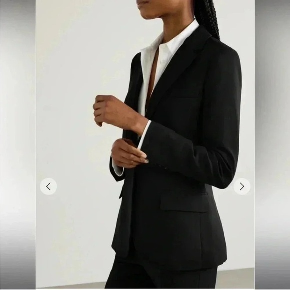 Theory Gabe One Button
Stretch Wool Blazer Style #
80001199. Black Size 12 - Picture 4 of 17